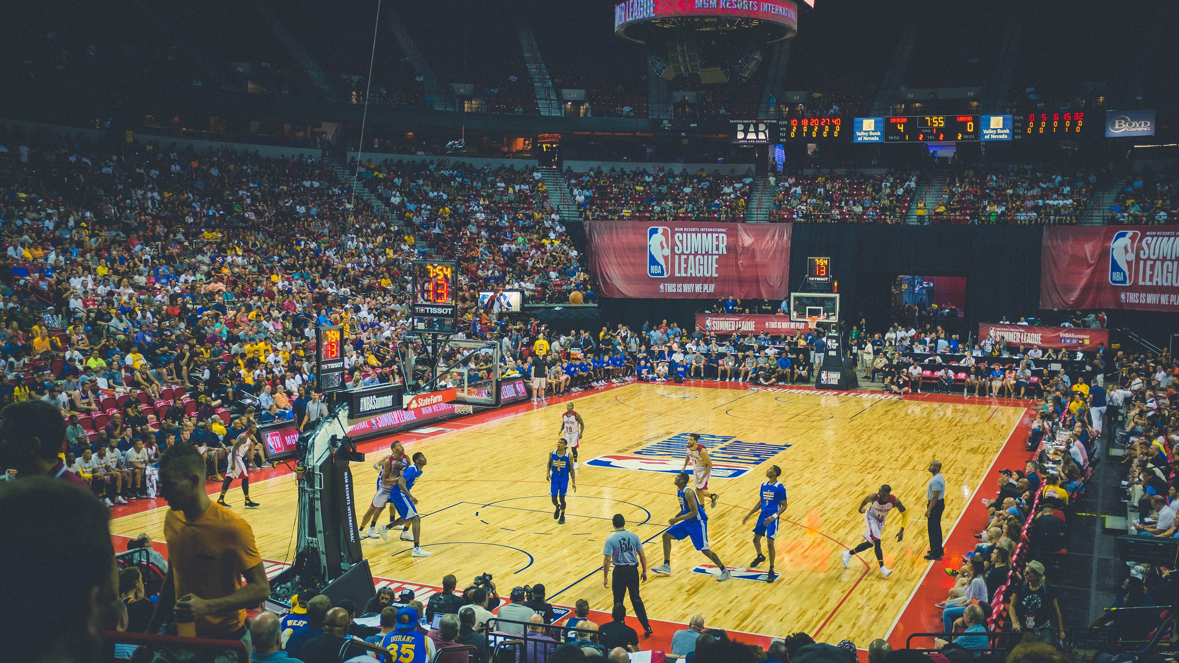 勇士开发语音战术指令系统，用于临场部署优化，勇士的语言